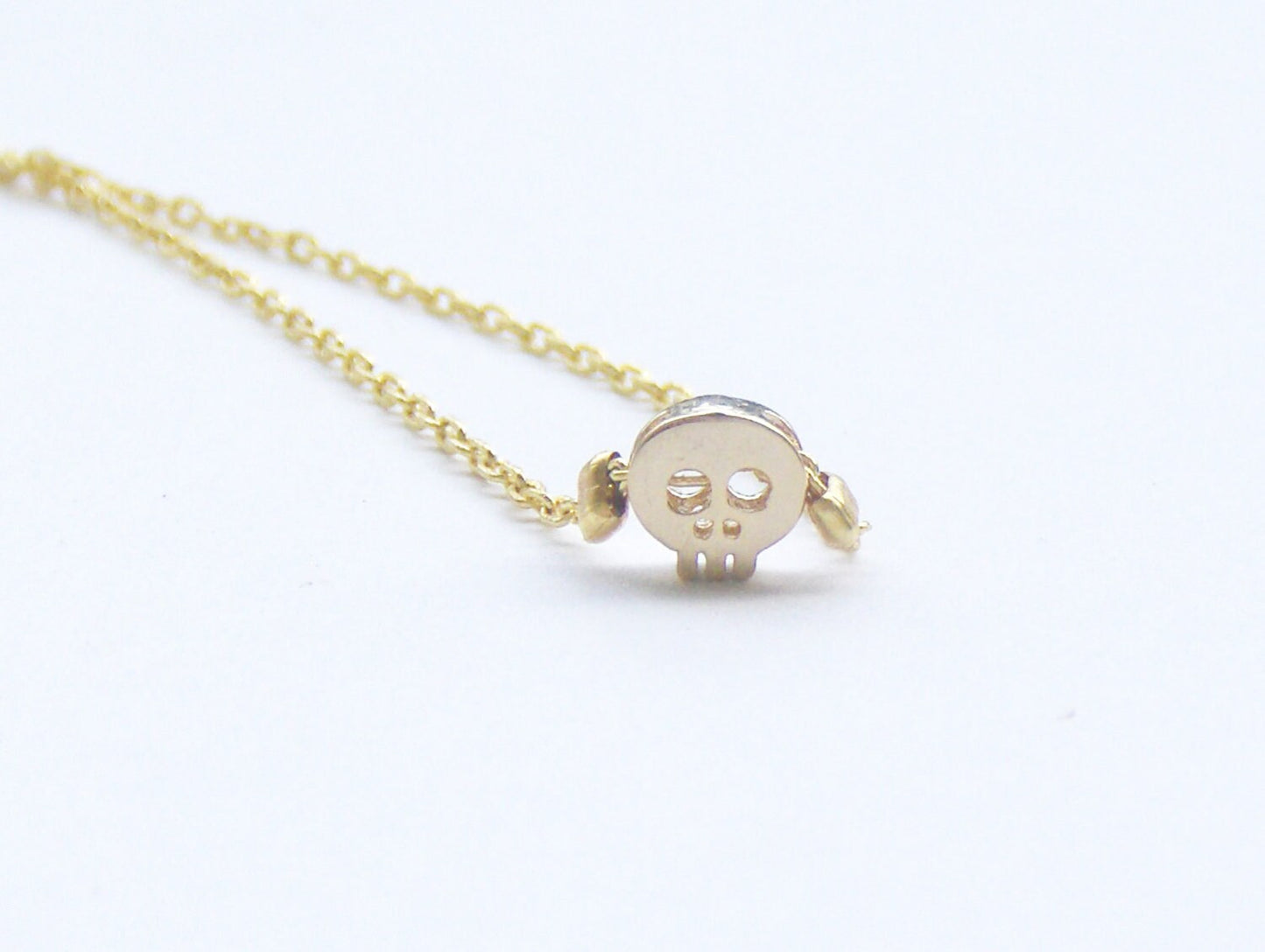 Mini Skull Bracelet in Gold - 16K gold plated chain and charm